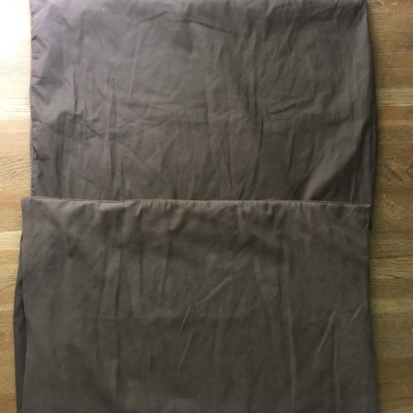 Pair of brown shams - Picture 1 of 2